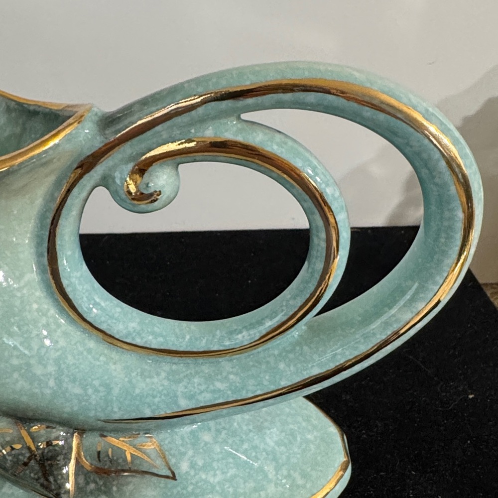 Vintage Hull Pottery Robins Egg Blue Planter Vase - Picture 3 of 8
